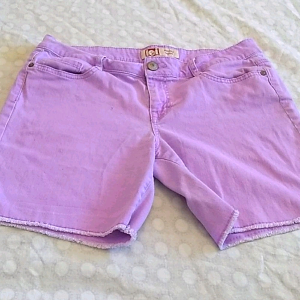 LEI Ashley low-rise lavender cut off shorts